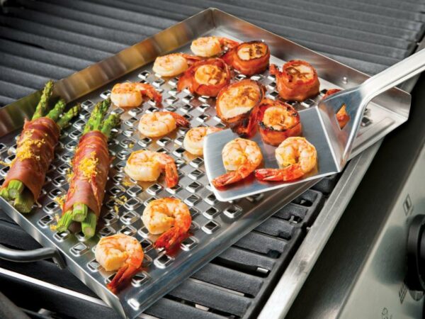 Broil-King-Grill-Turner-turning-over-some-prawns-on-the-grill.jpeg Broil-King-Grill-Turner-turning-over-some-prawns-on-the-grill.jpeg