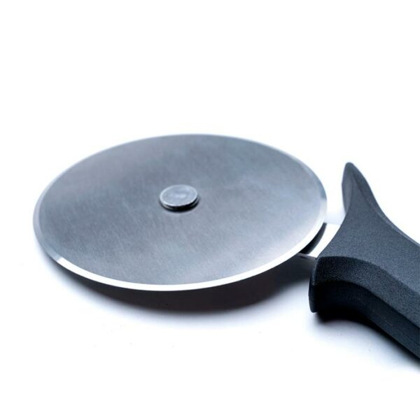 Ooni-Pizza-Cutter-Wheel-close-up.jpeg Ooni-Pizza-Cutter-Wheel-close-up.jpeg