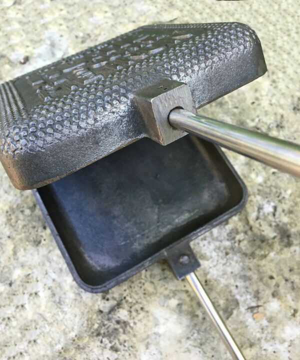 Rome-XL-Square-Pie-Iron-up-close-1-.jpeg